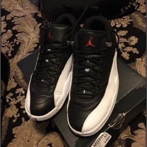 AIR JORDAN XII LOW
PLAYOFF